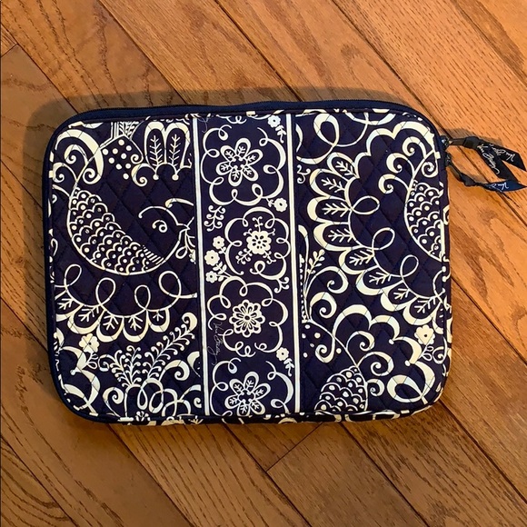 Vera Bradley Handbags - Vera Bradley Twirly Birds Laptop Sleeve